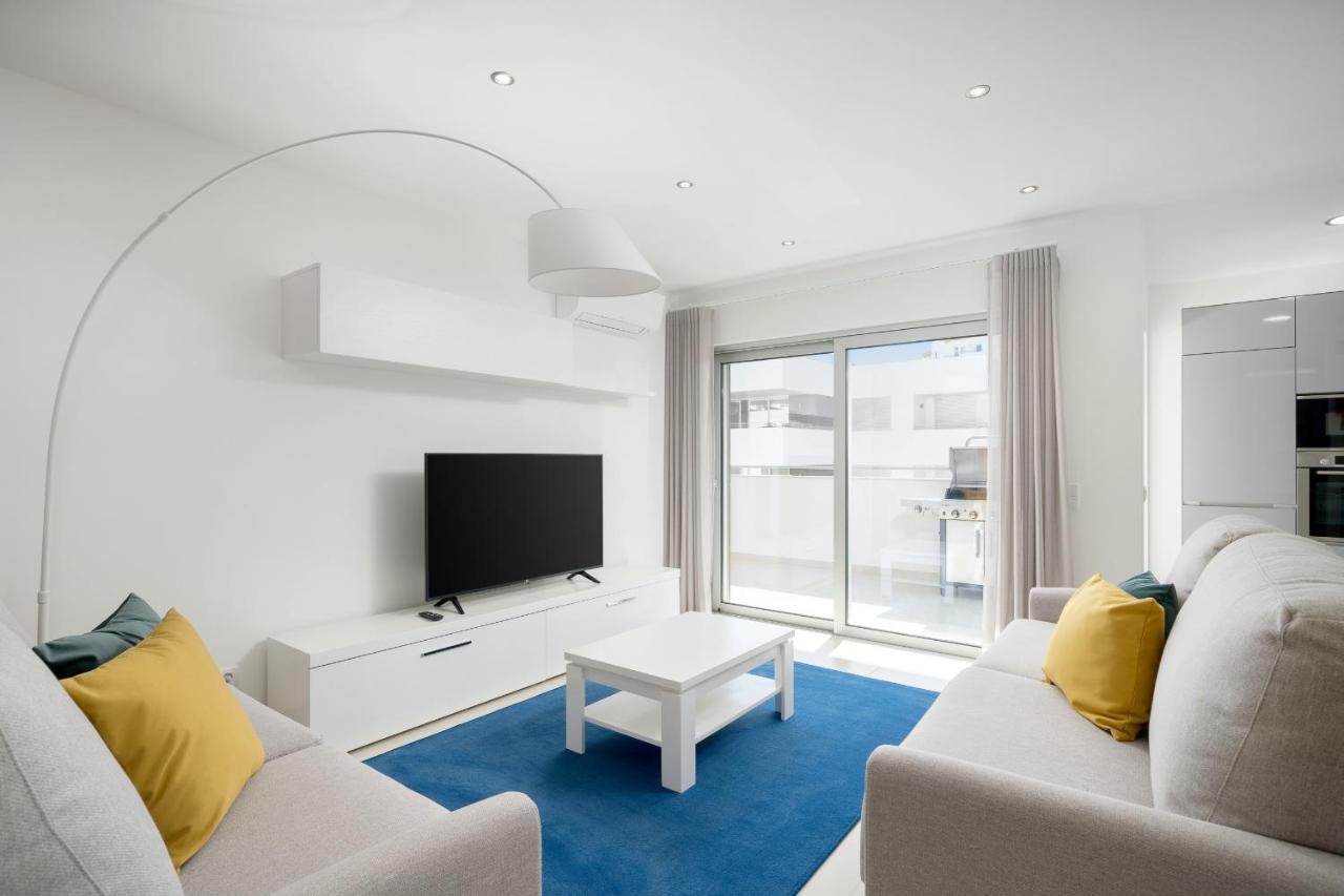 Town Centre Apartment *